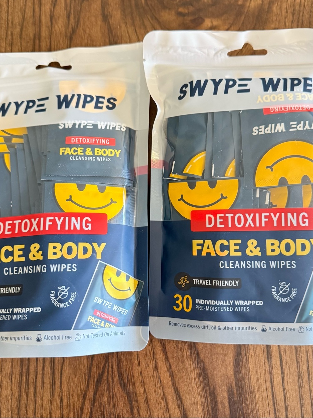 Detoxifying Face & Body Cleansing Wipes — Navy/Yellow